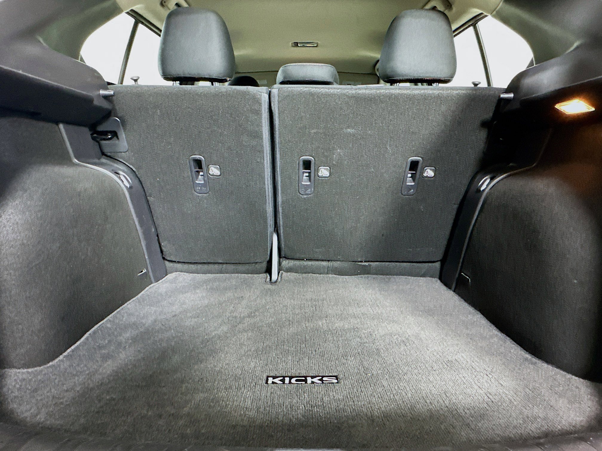 Used 2024 Nissan Kicks SR image 26