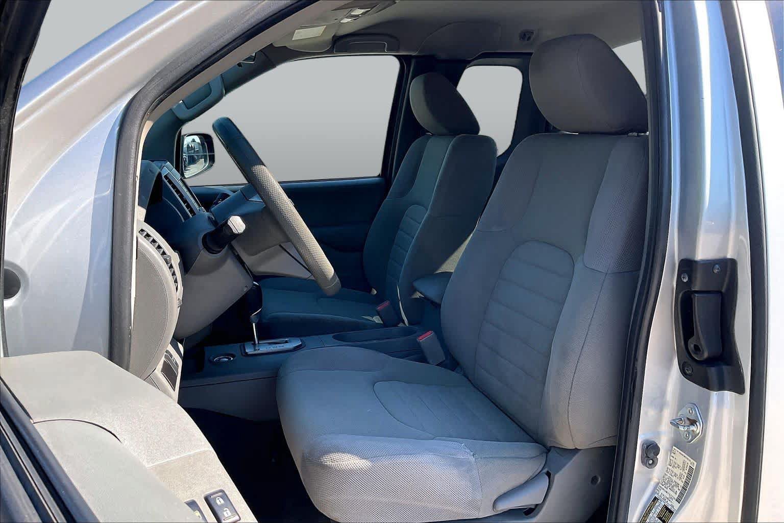 Used 2021 Nissan Frontier S RWD image 8
