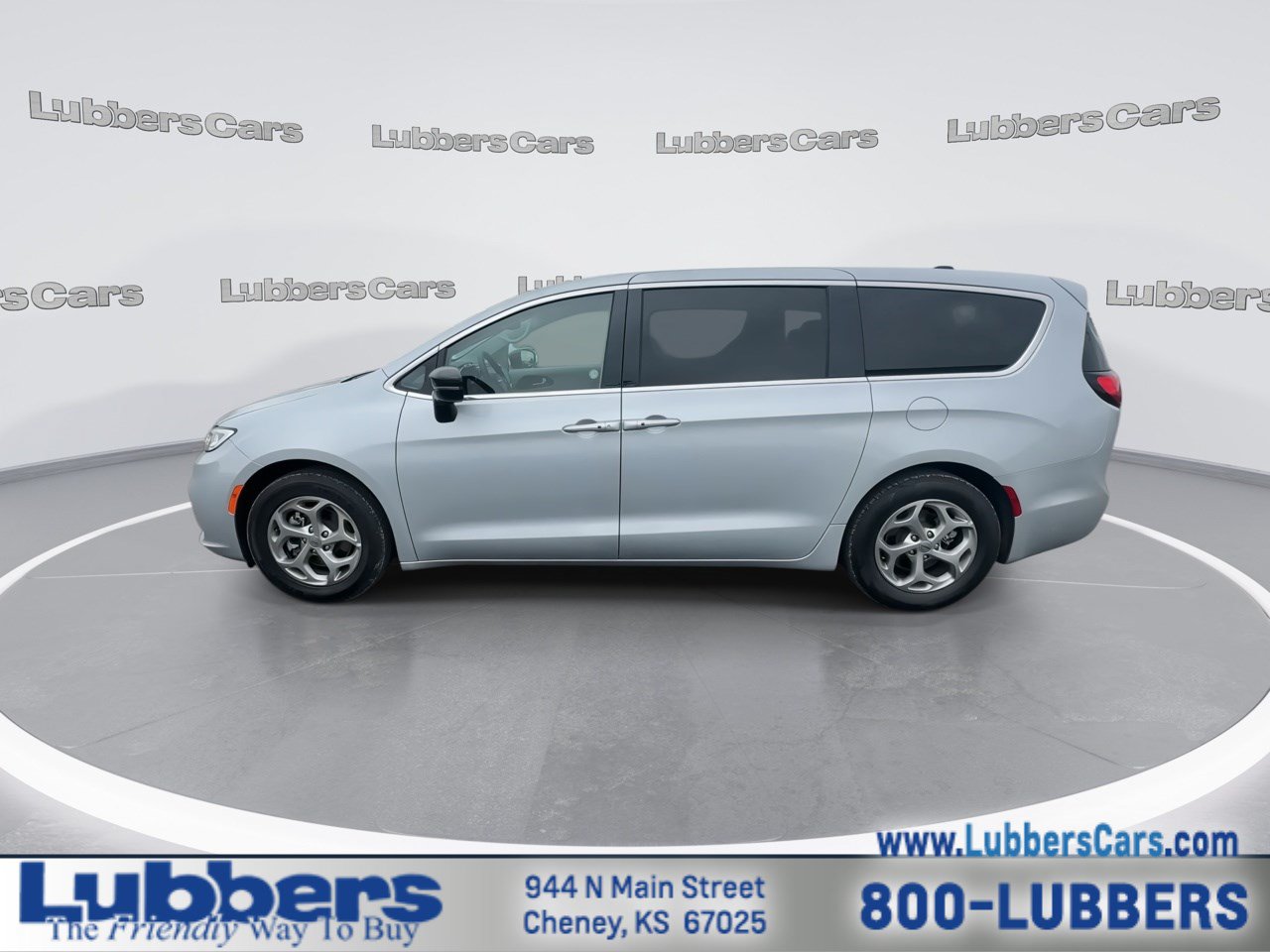 Used 2024 Chrysler Pacifica Limited FWD image 5