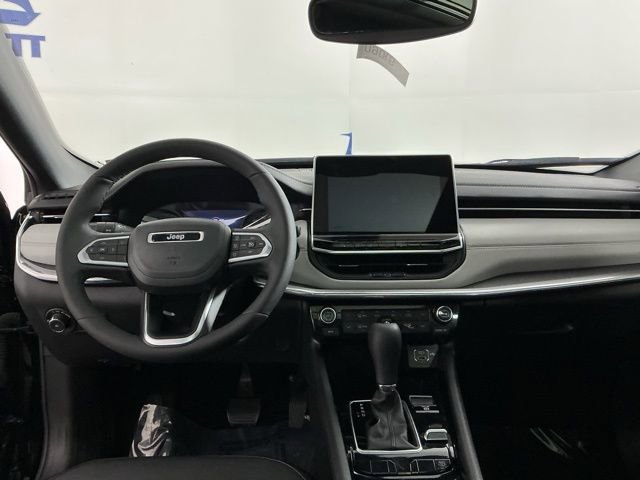 Used 2023 Jeep Compass Limited w/ Sun and Sound Group AWD/4WD image 35
