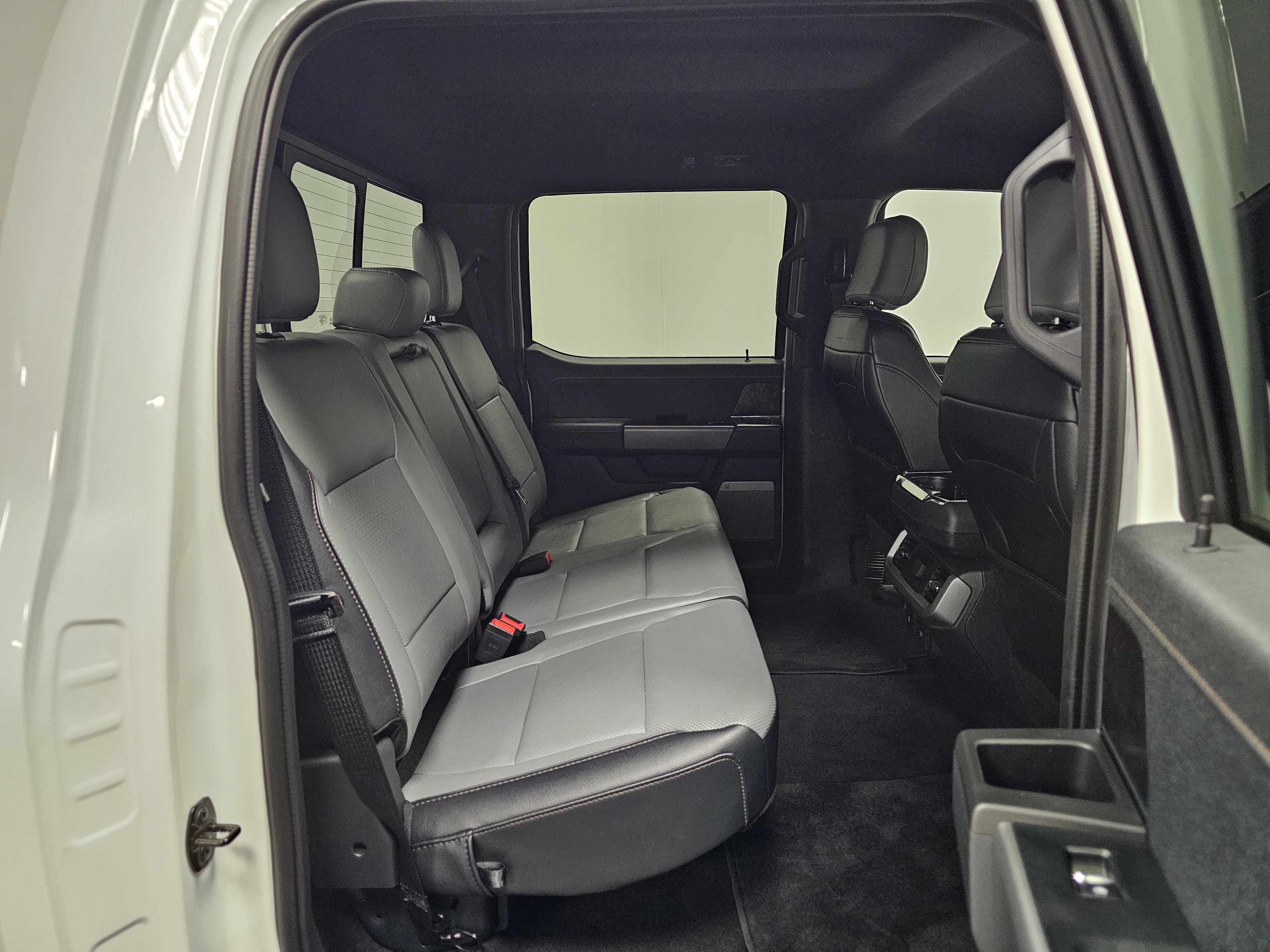 Used 2023 Ford F150 Lightning Lariat image 17