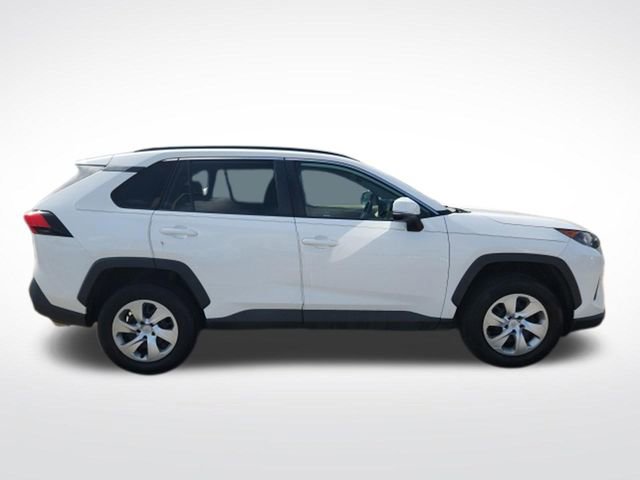Used 2019 Toyota RAV4 LE FWD image 7