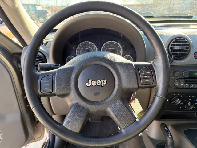 Used 2005 Jeep Liberty Sport image 14