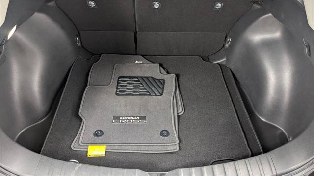 Used 2026 Toyota Corolla Cross LE FWD image 27