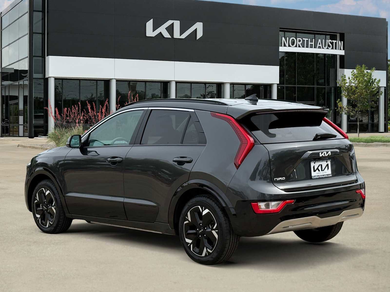 Certified 2024 Kia Niro Wind FWD image 7