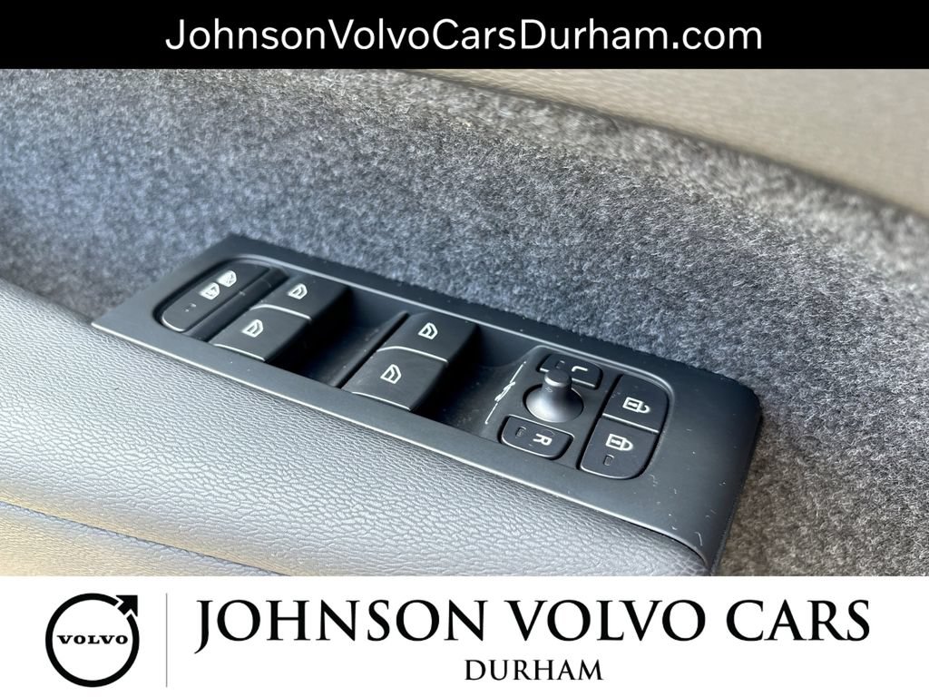 Used 2023 Volvo C40 Recharge Core AWD/4WD image 22