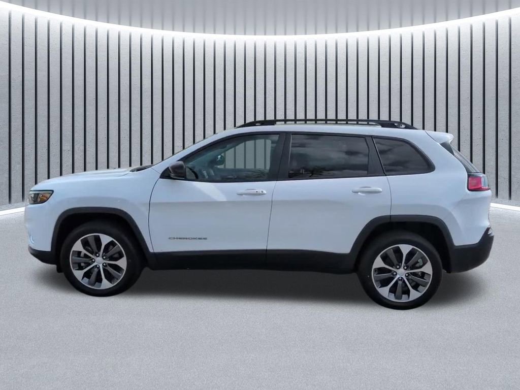Certified 2022 Jeep Cherokee Limited w/ Elite Package AWD/4WD image 17
