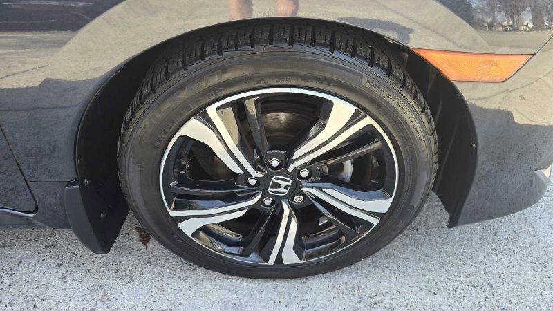 Used 2017 Honda Civic Touring image 13