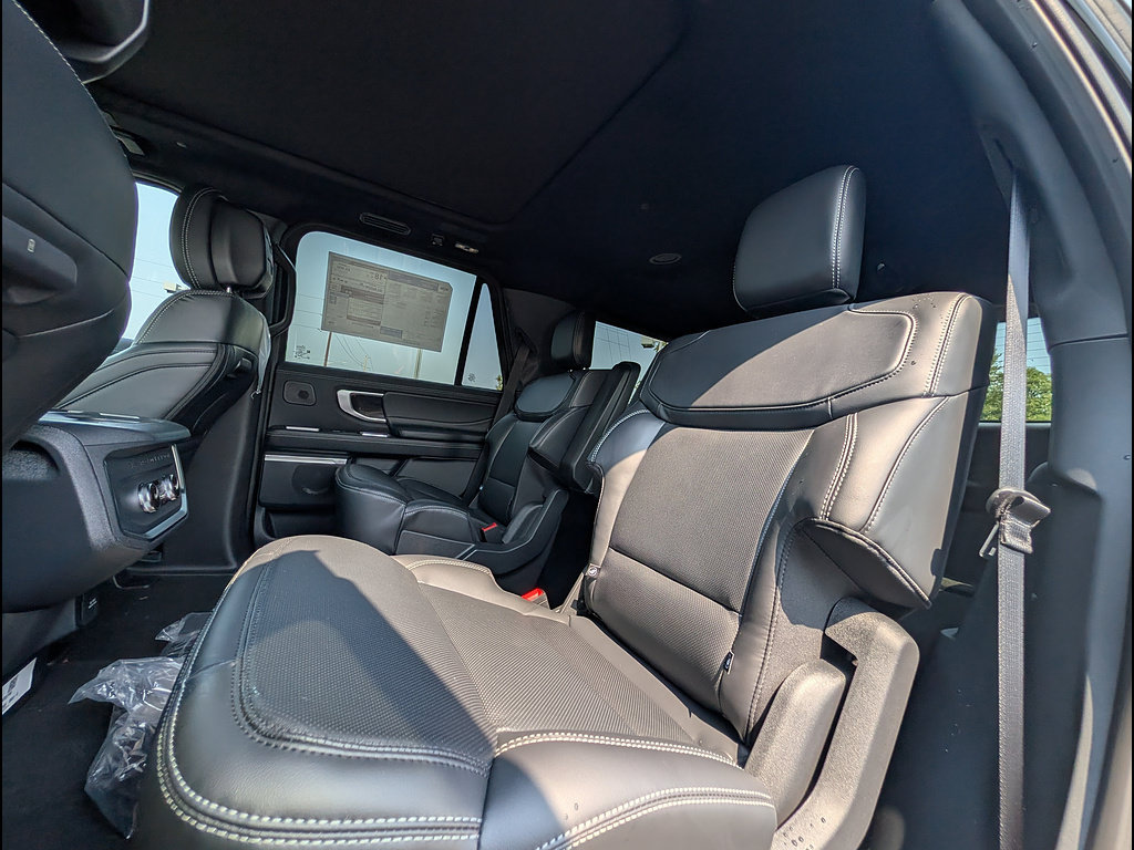 New 2027 Ford Expedition Platinum w/ Stealth Performance Package AWD/4WD image 31