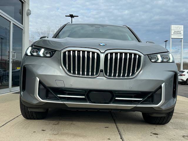 Certified 2024 BMW X5 xDrive40i w/ Premium Package image 2