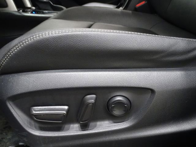 Used 2022 Toyota Corolla Cross XLE image 20