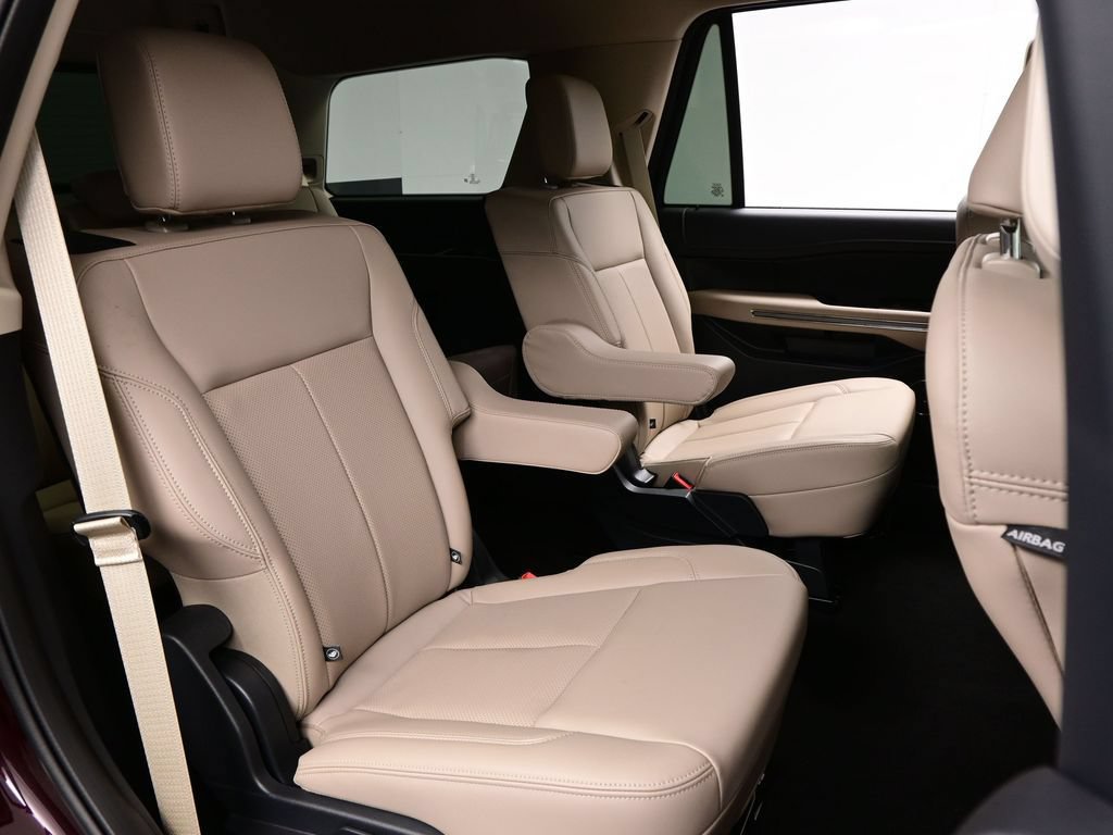 Used 2024 Ford Expedition XLT RWD image 29