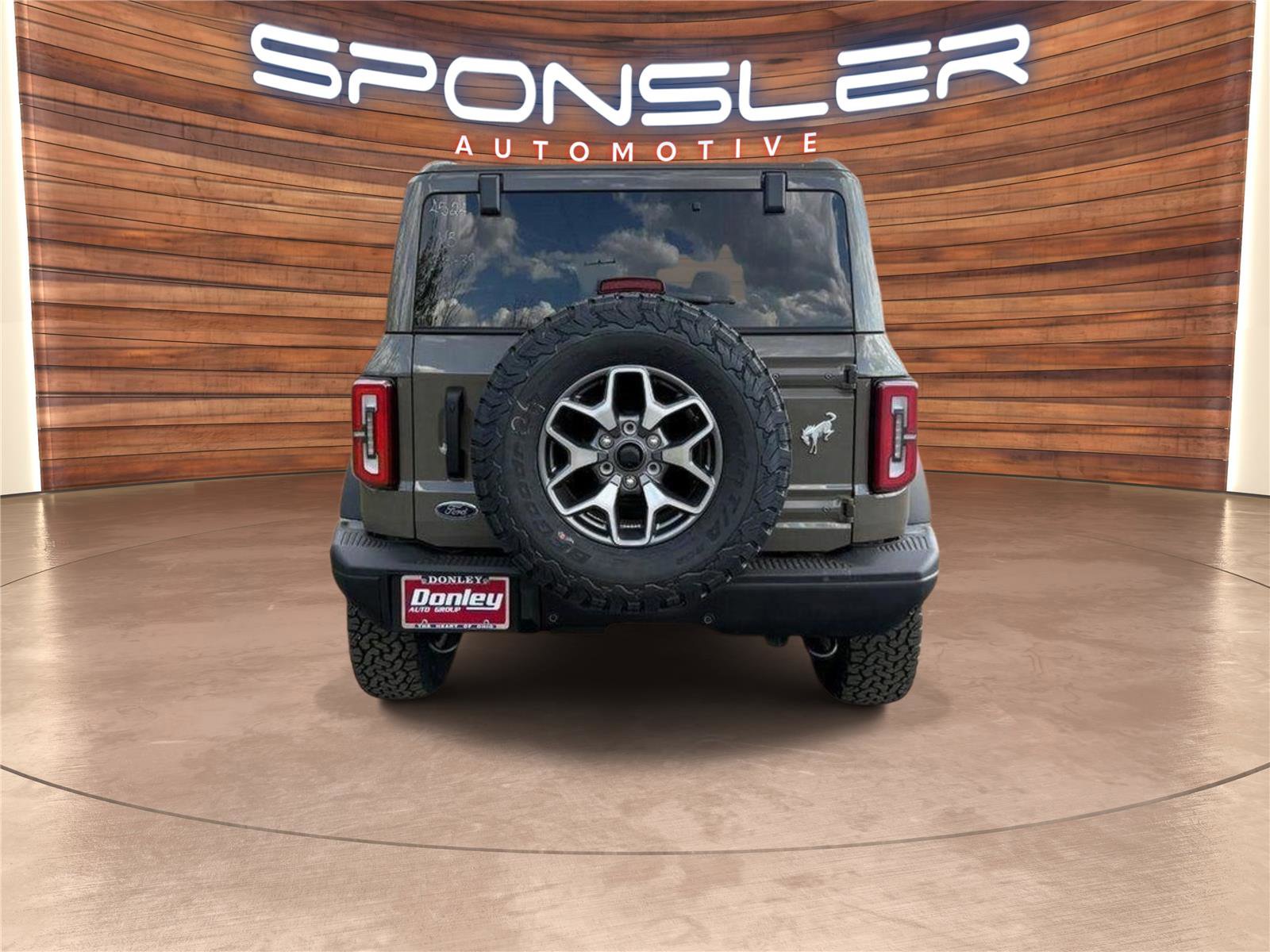 New 2025 Ford Bronco Badlands image 4