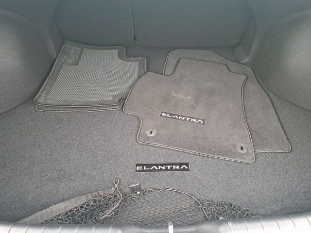 Used 2025 Hyundai Elantra Limited image 31