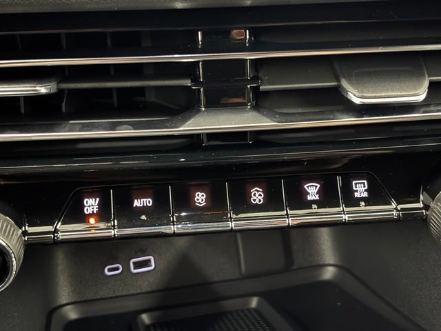 New 2027 Chevrolet Traverse LT w/ Driver Confidence Package FWD image 40