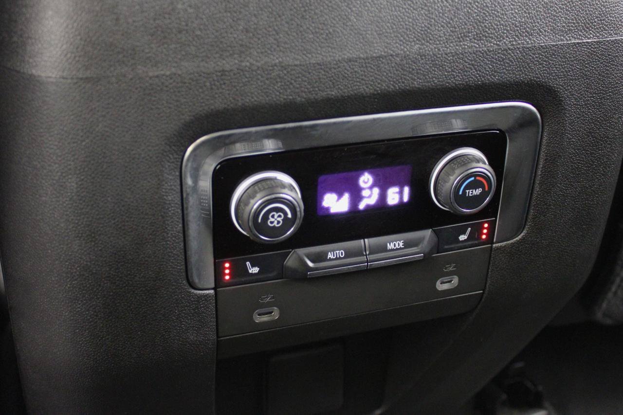 Used 2021 Chevrolet Suburban Z71 w/ Z71 Signature Package AWD/4WD image 40