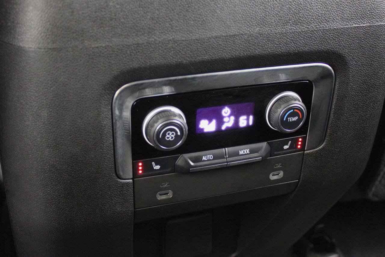 Used 2021 Chevrolet Suburban Z71 w/ Z71 Signature Package AWD/4WD image 40