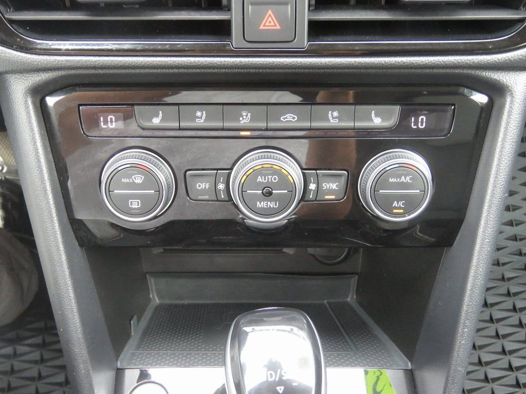 Used 2022 Volkswagen Taos SEL image 25