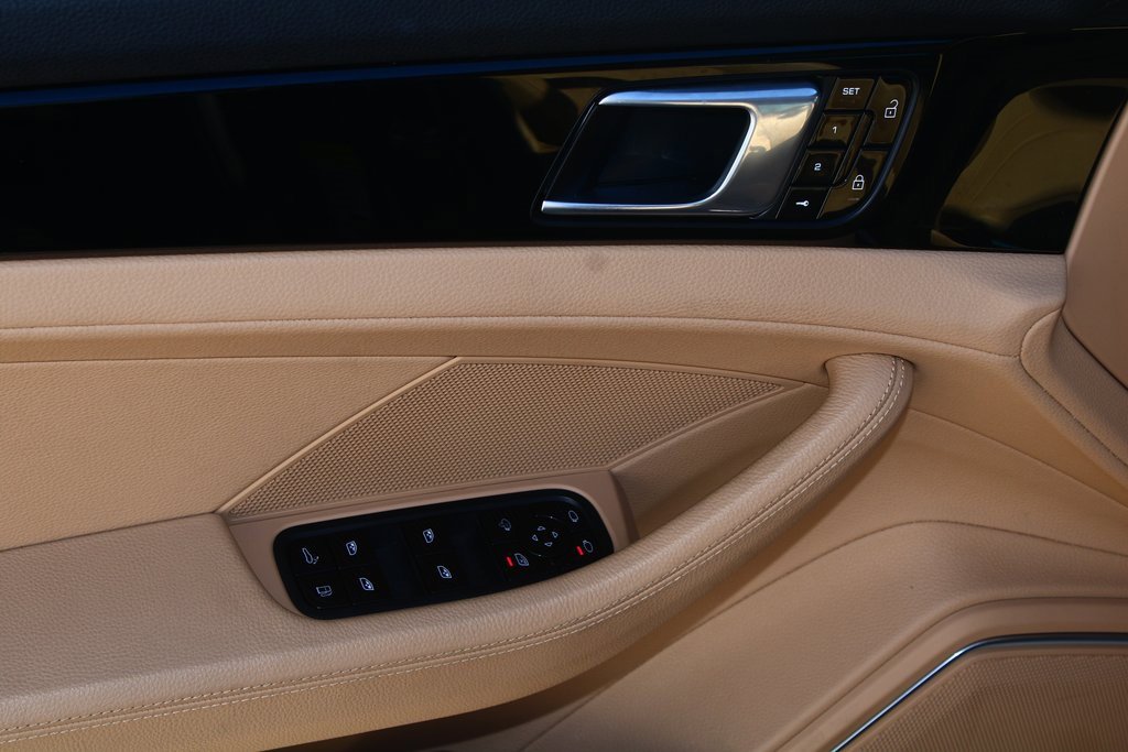 Used 2021 Porsche Panamera 4S image 13