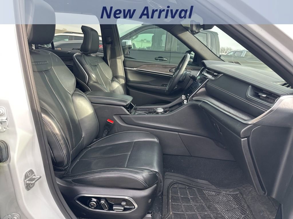 Used 2022 Jeep Grand Cherokee Overland w/ Adv Protech Group III image 8