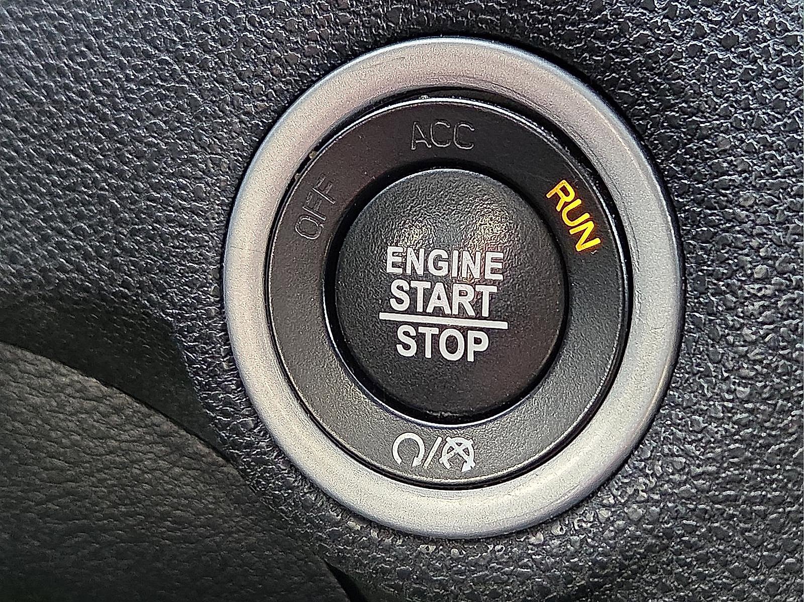 Used 2023 Chrysler 300 S image 18