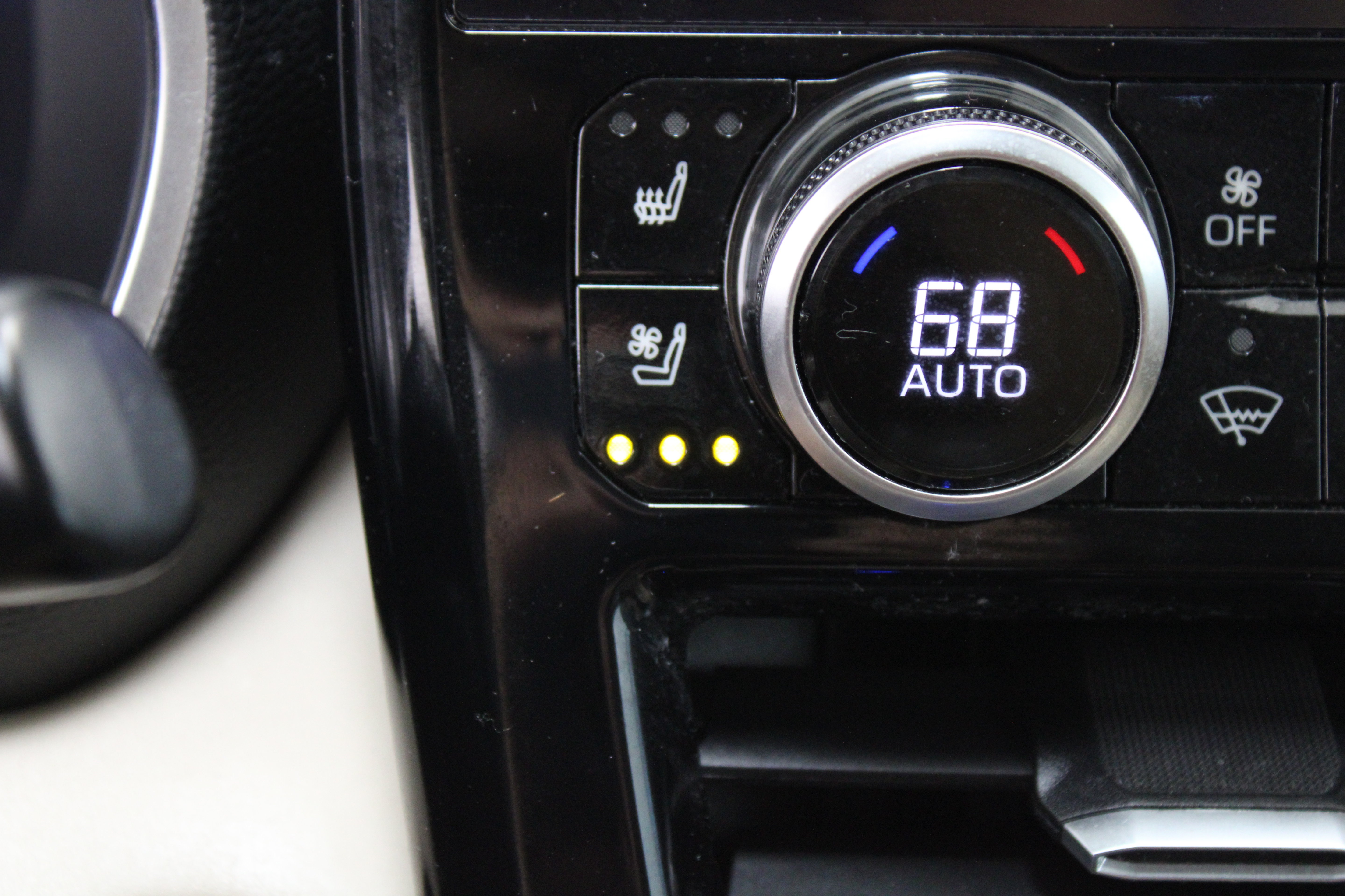 Used 2023 Toyota Highlander Limited FWD image 22