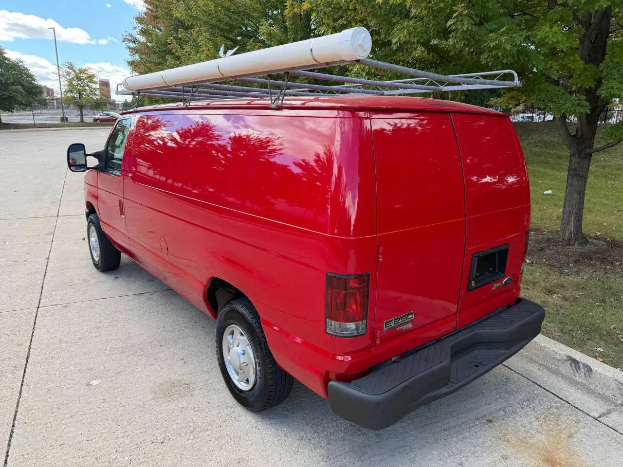 Used 2013 Ford E-250 and Econoline 250 w/ Commercial Cargo Van Pkg image 4