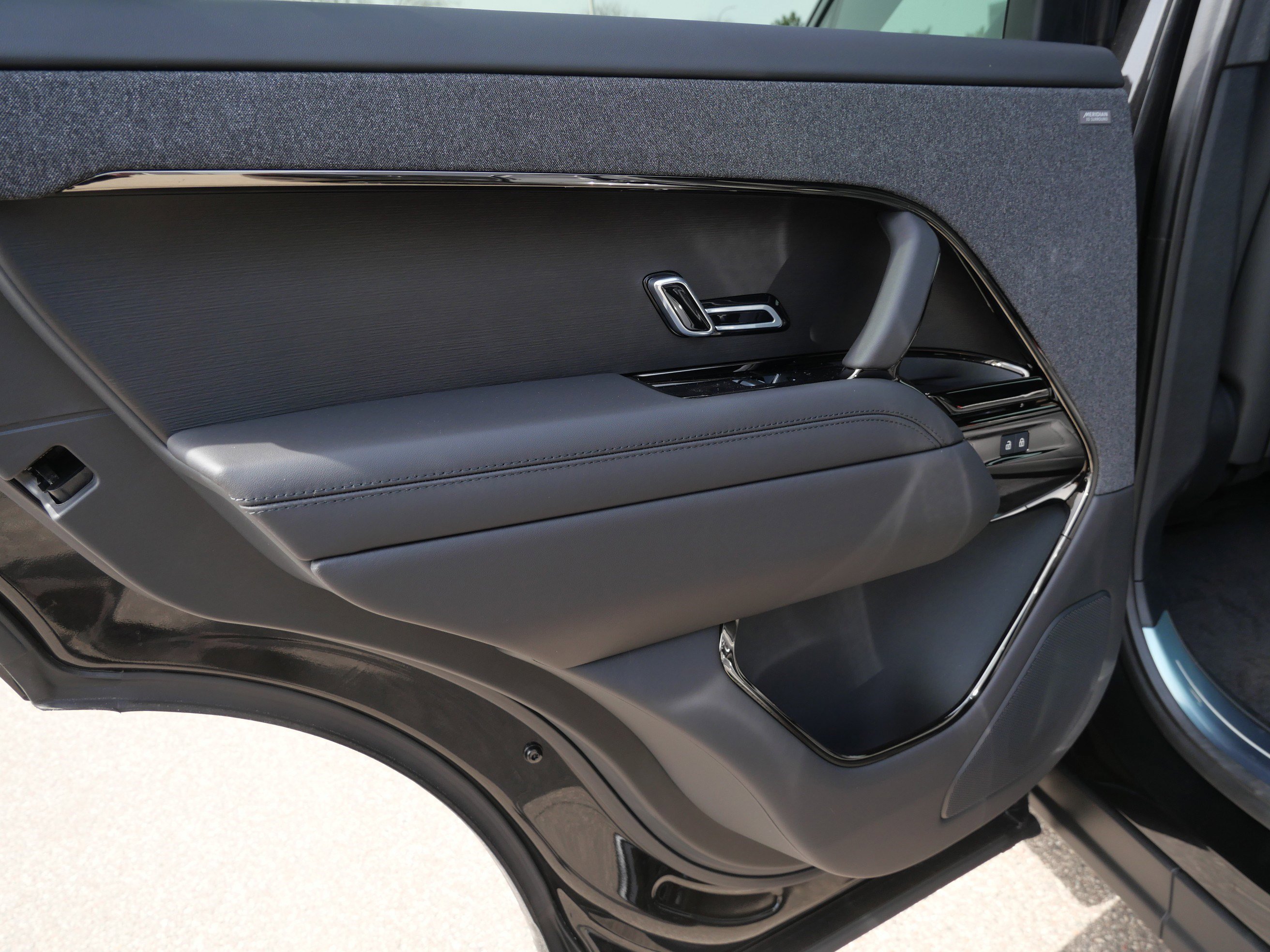 New 2026 Land Rover Range Rover Sport Dynamic SE AWD/4WD image 6
