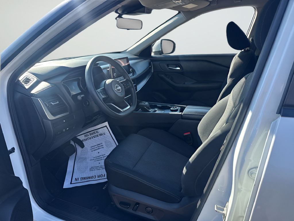 Used 2024 Nissan Rogue SV AWD/4WD image 6
