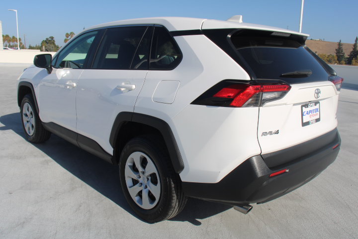 Certified 2025 Toyota RAV4 LE AWD/4WD image 5