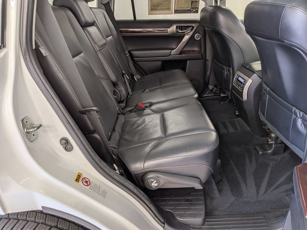 Used 2018 Lexus GX 460 Luxury w/ Preferred Accessory Package AWD/4WD image 36