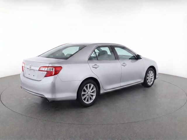 Used 2013 Toyota Camry XLE w/ Leather Pkg FWD image 7