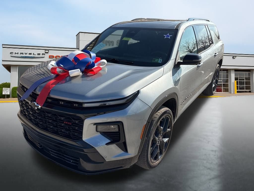 Used 2024 Chevrolet Traverse RS image 9