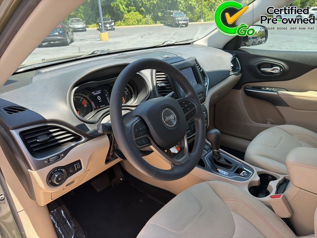 Certified 2019 Jeep Cherokee Latitude w/ Popular Appearance Group FWD image 37