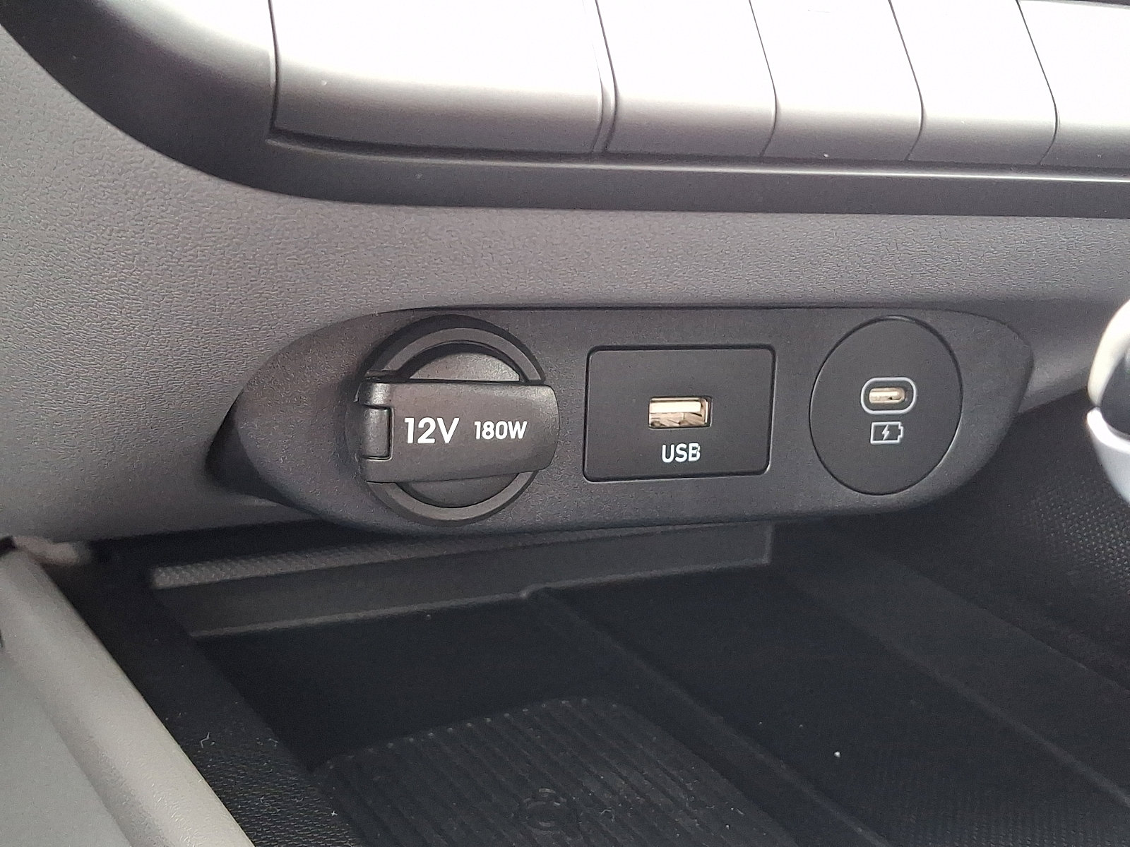 Certified 2025 Hyundai Elantra Sport FWD image 23