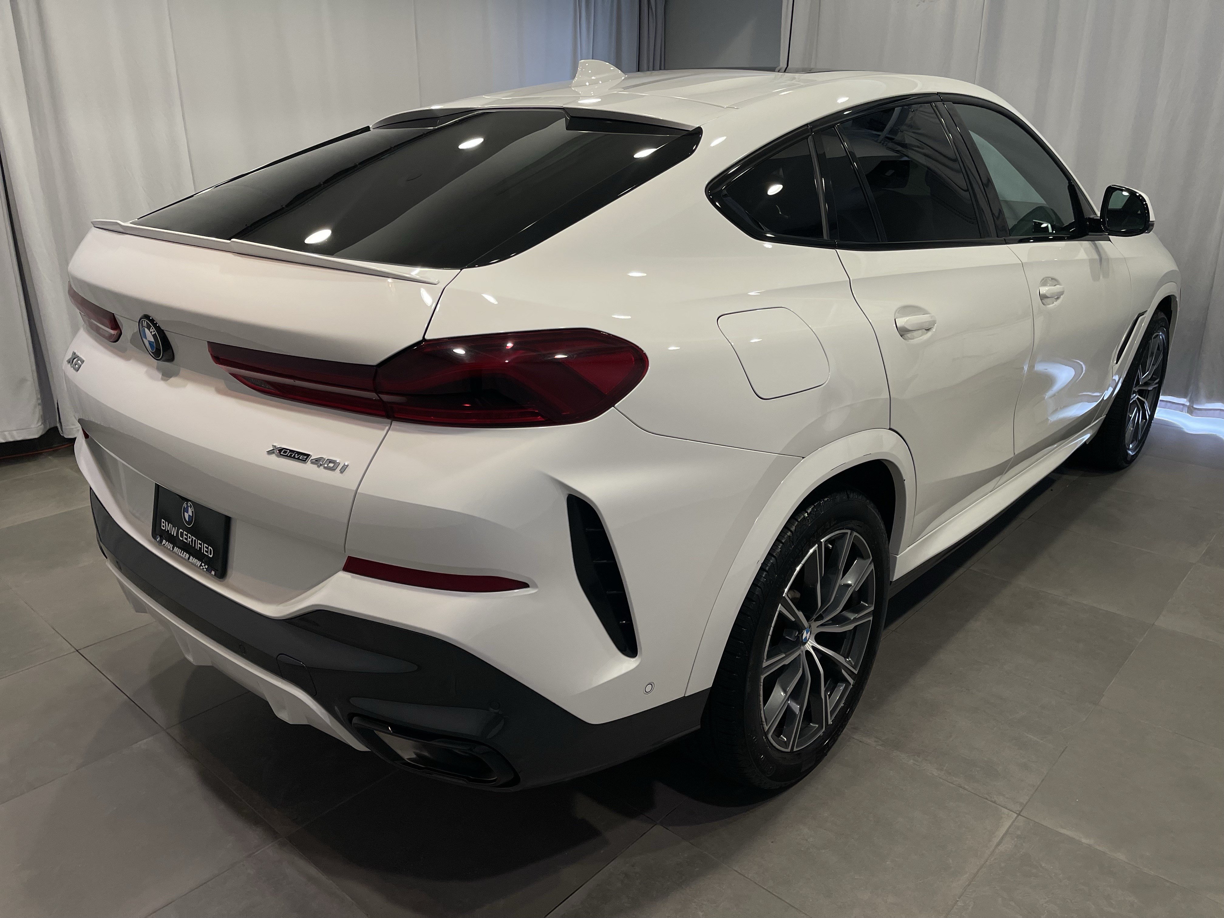 Used 2023 BMW X6 xDrive40i w/ M Sport Package AWD/4WD image 6