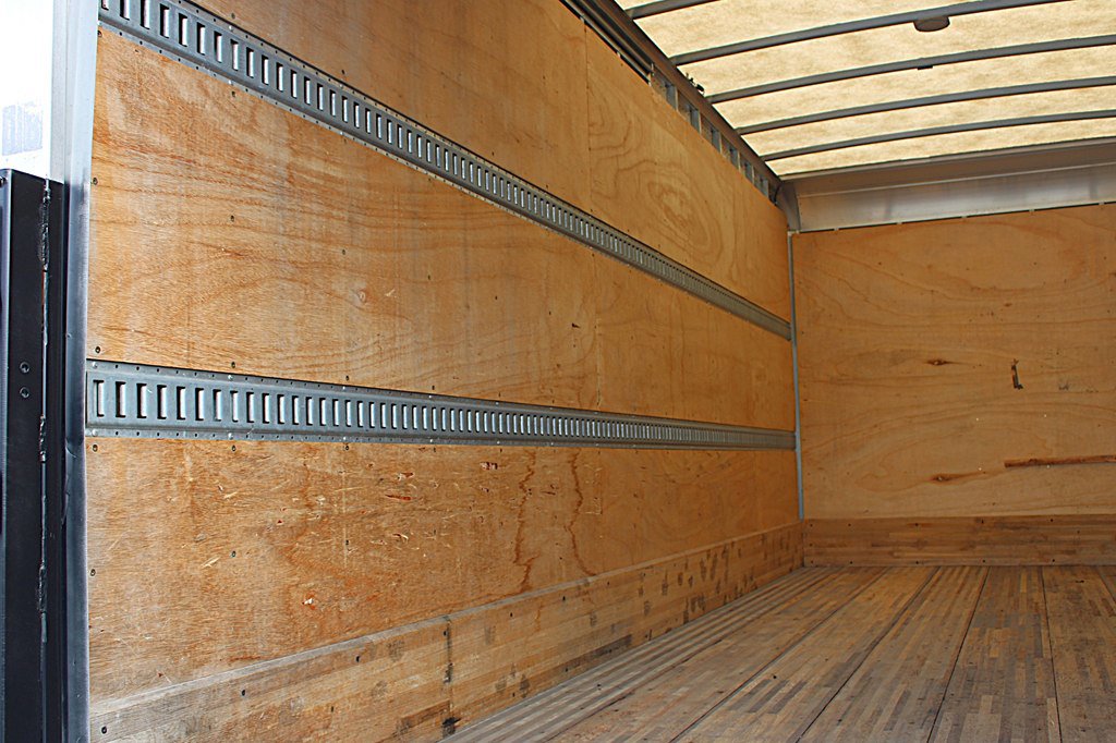 Used 2019 Isuzu NPR image 14