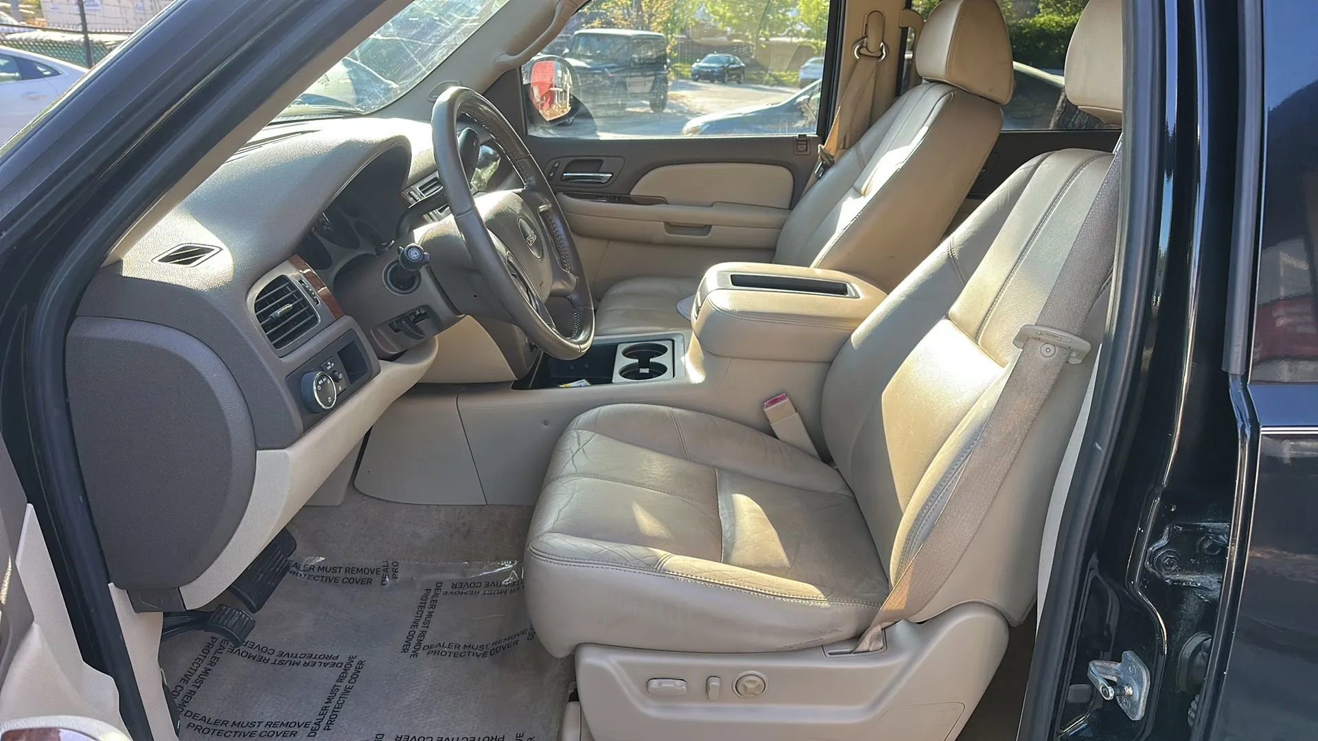 Used 2008 GMC Yukon XL SLT w/ SLT Preferred Equipment Group image 16