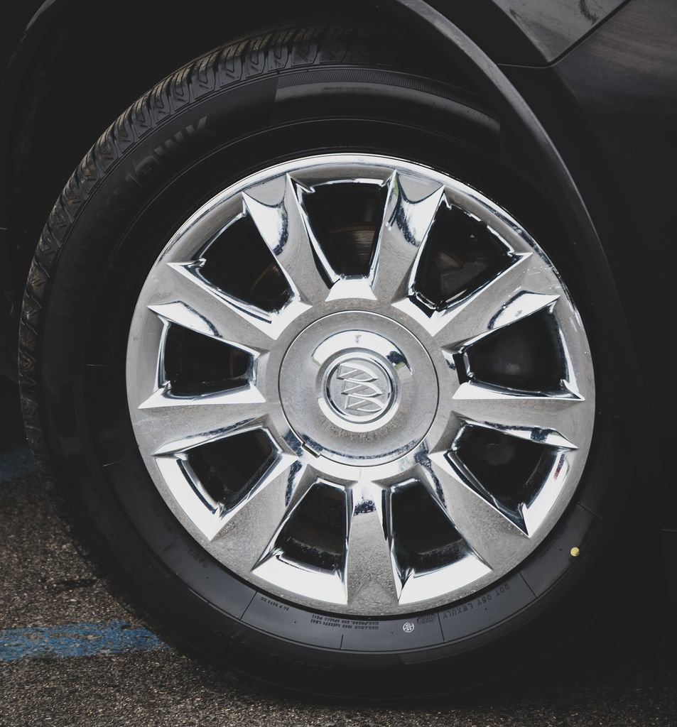 Used 2014 Buick Enclave Leather image 2