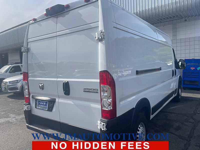 Used 2025 RAM ProMaster 2500 w/ Convenience Group image 3