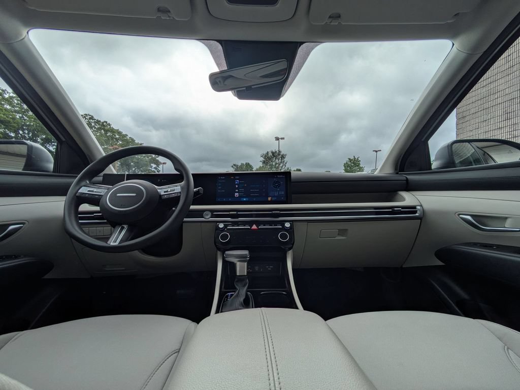 Used 2025 Hyundai Tucson SEL AWD/4WD image 22