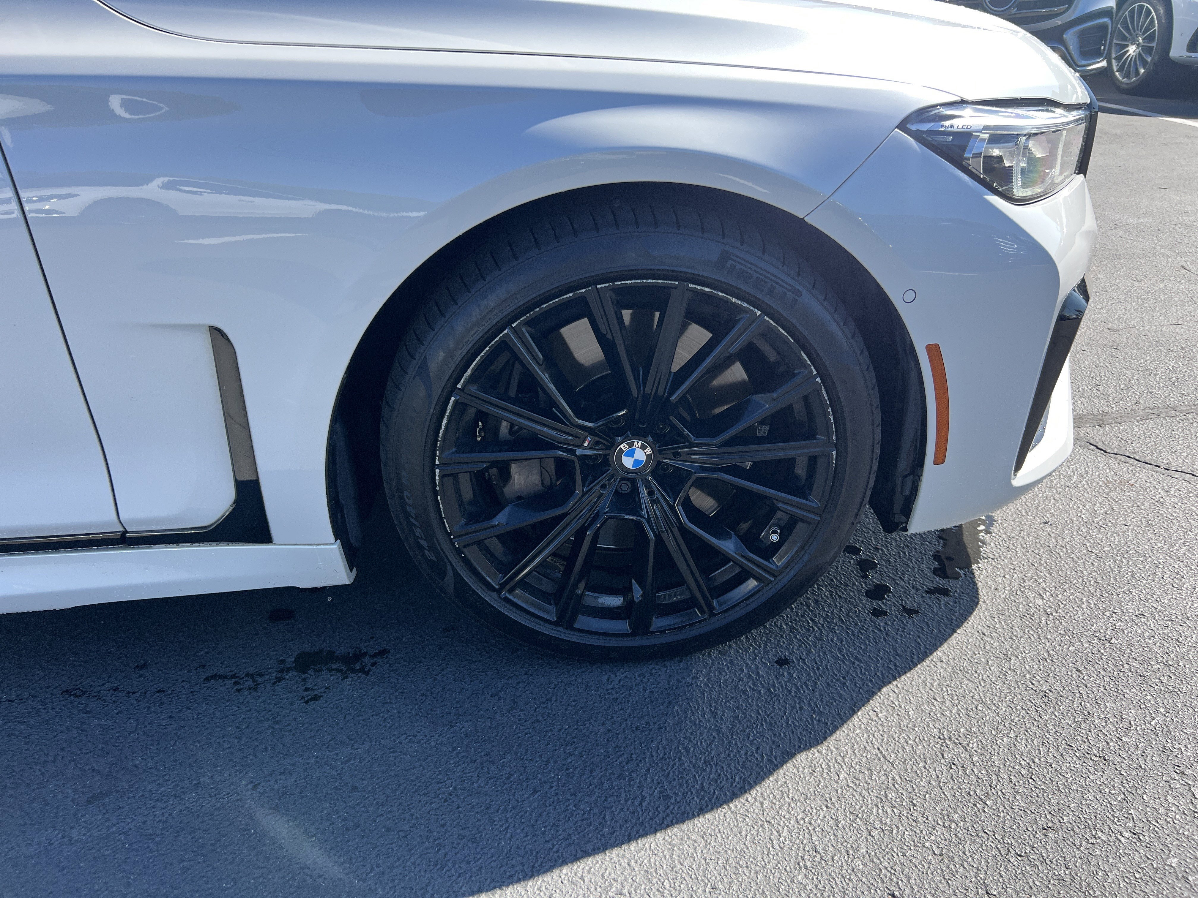 Used 2021 BMW 750i xDrive w/ Executive Package image 13