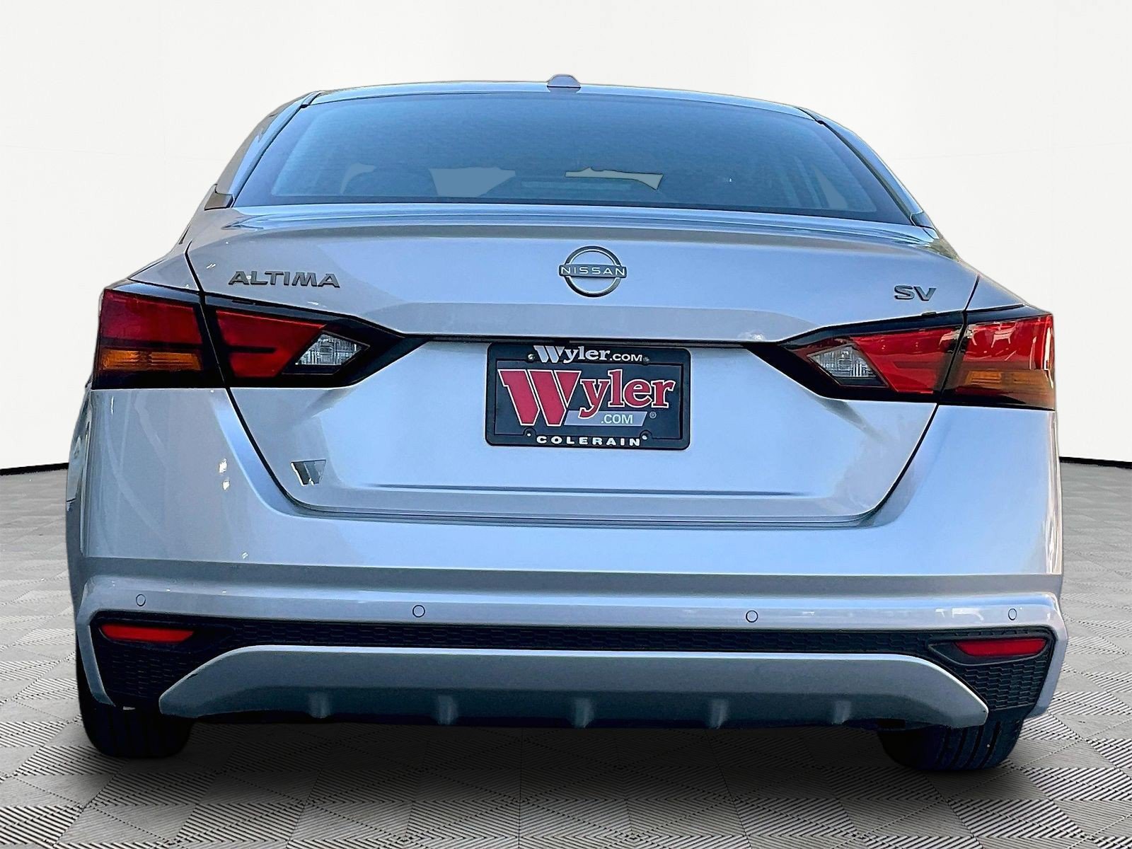 Used 2024 Nissan Altima 2.5 SV FWD image 5