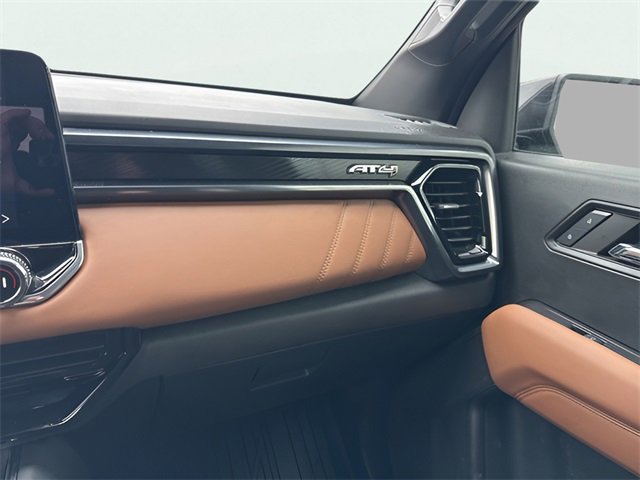 Used 2024 GMC Canyon AT4 image 30