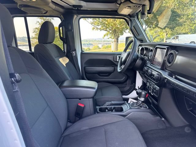 Used 2023 Jeep Wrangler Unlimited Sport AWD/4WD image 11