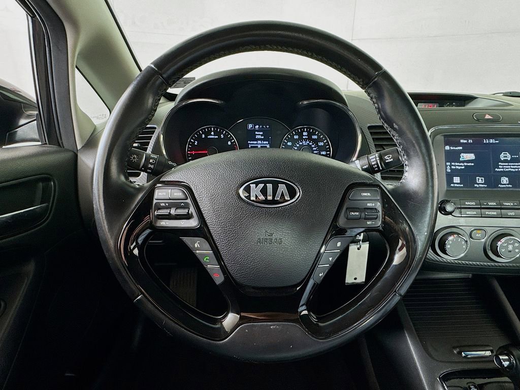 Used 2017 Kia Forte S image 11