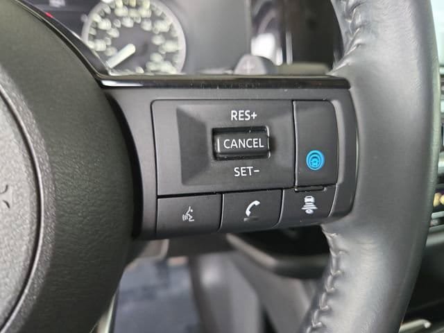 Used 2022 Nissan Pathfinder SL AWD/4WD image 18