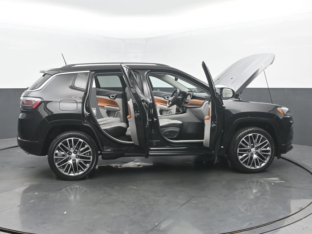 Used 2022 Jeep Compass Limited w/ Elite Group AWD/4WD image 60