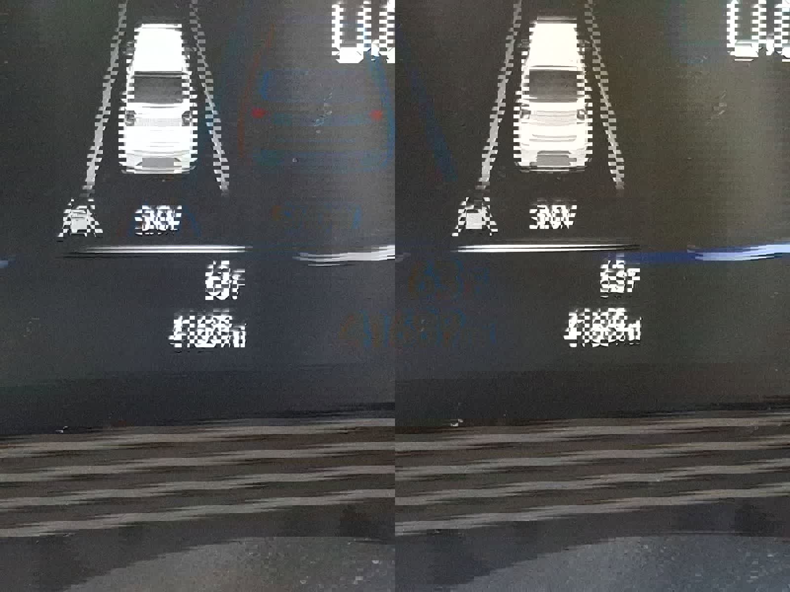 Used 2024 Hyundai Venue SEL image 18