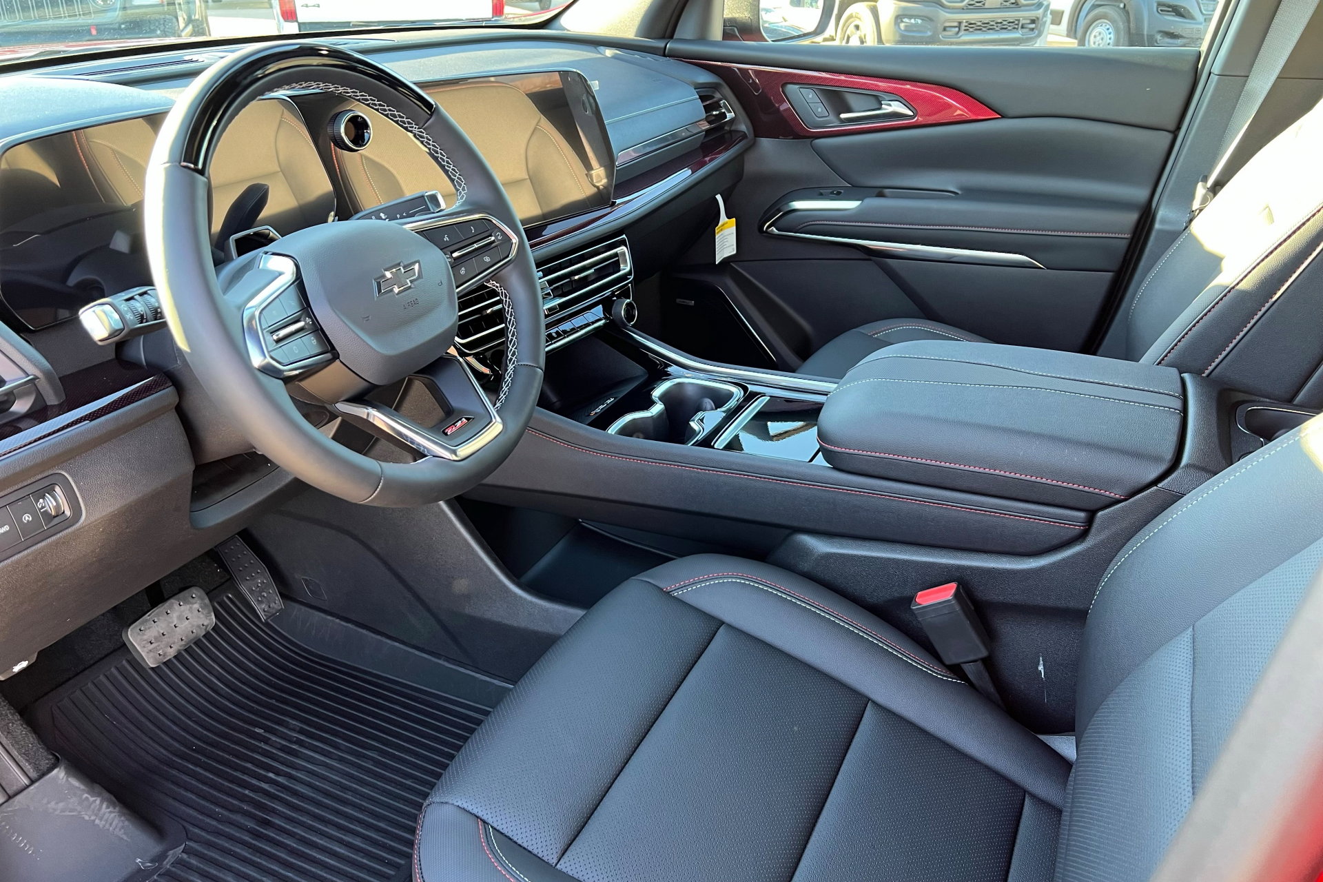 New 2026 Chevrolet Traverse Z71 w/ Enhanced Driving Package image 16